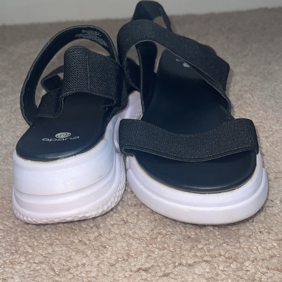 Apana Nola Sandal. Size: 8. - Picture 4 of 10